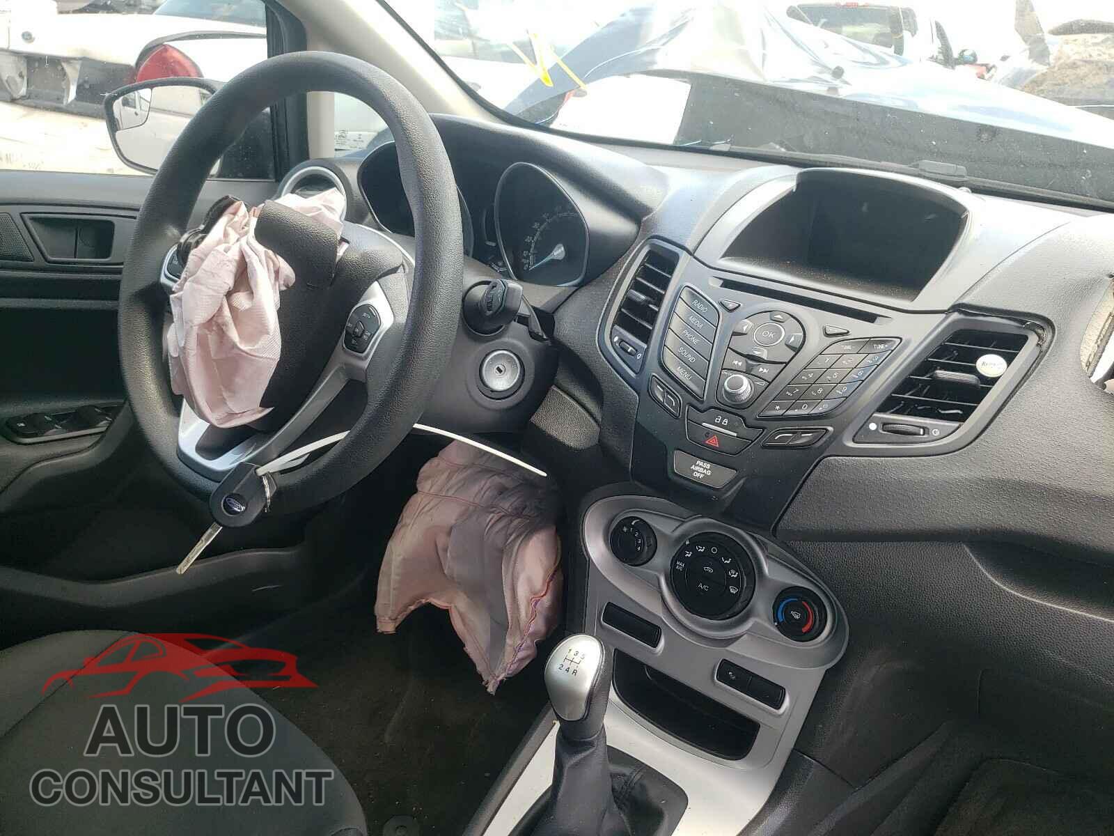 FORD FIESTA 2017 - 3FADP4EJ7HM147923