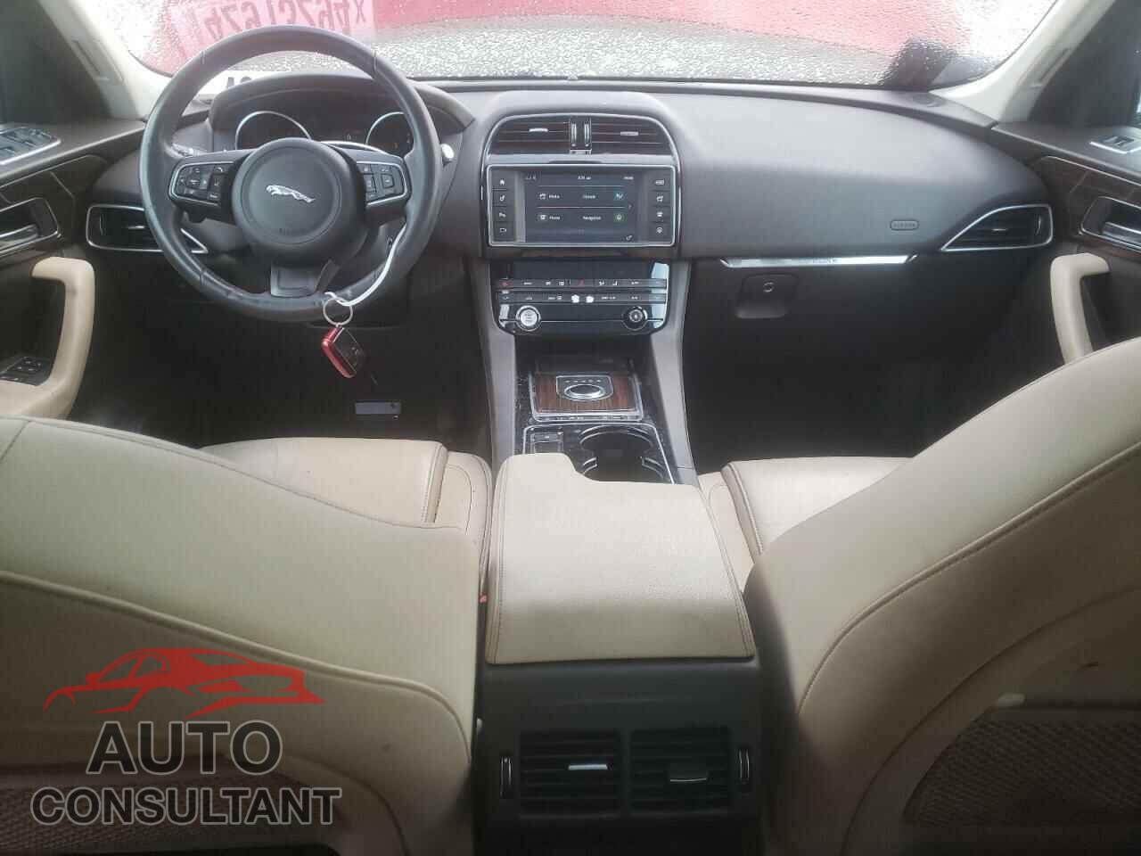 JAGUAR F-PACE 2017 - SADCK2BV4HA092364