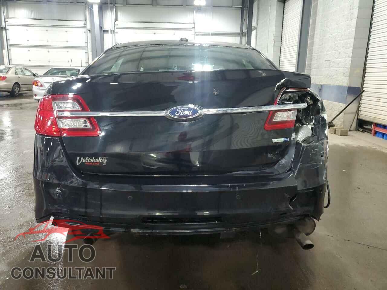 FORD TAURUS 2018 - 1FAHP2MK1JG112682