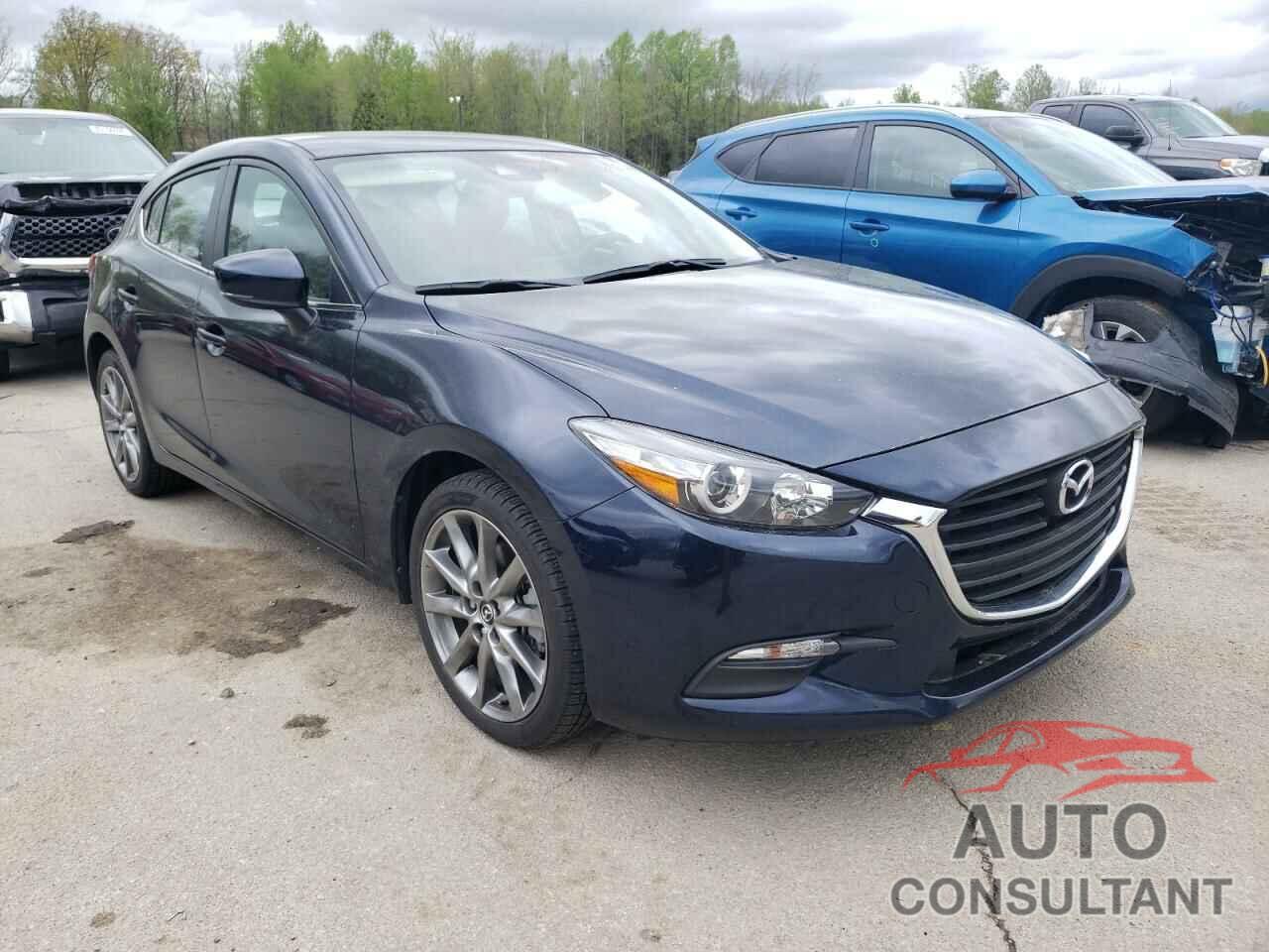 MAZDA 3 2018 - 3MZBN1L33JM227216