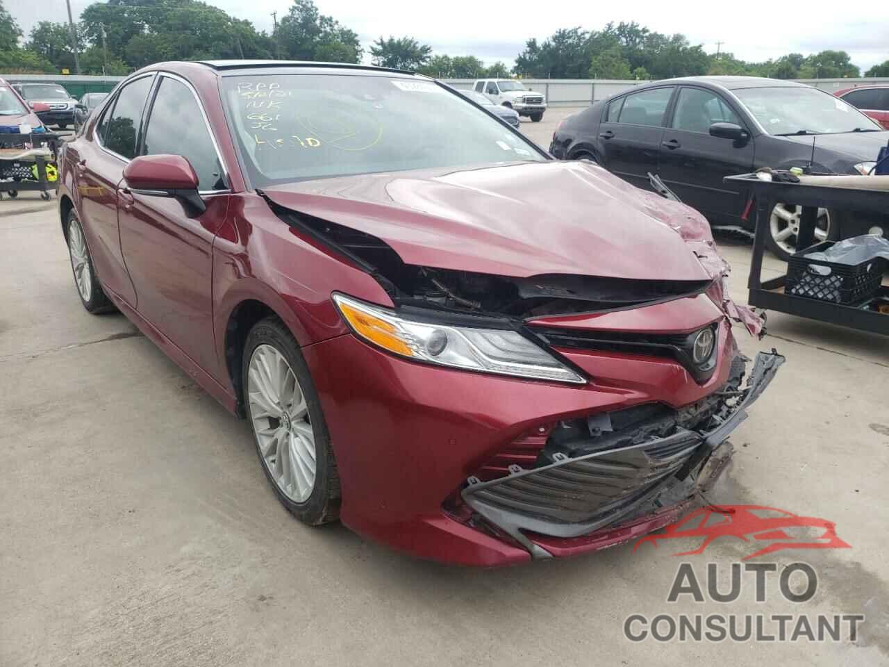 TOYOTA CAMRY 2018 - 4T1B11HK7JU570116