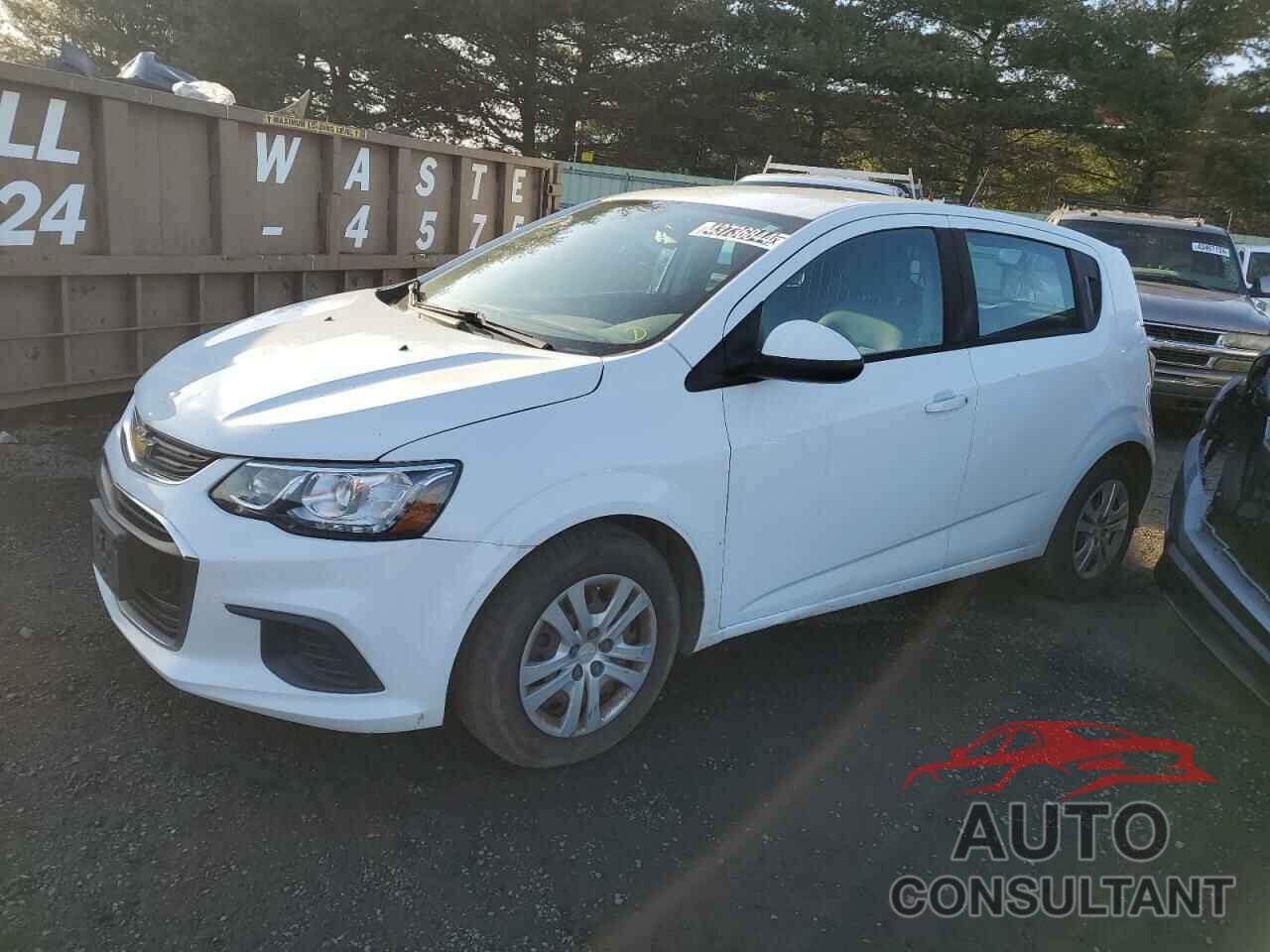 CHEVROLET SONIC 2018 - 1G1JG6SH4J4109800