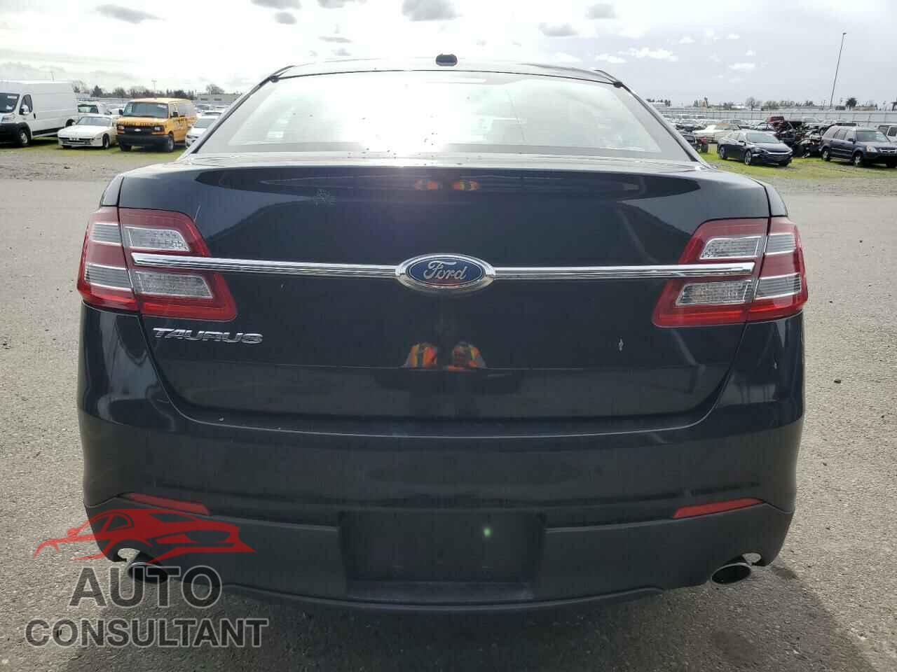 FORD TAURUS 2018 - 1FAHP2D85JG136830