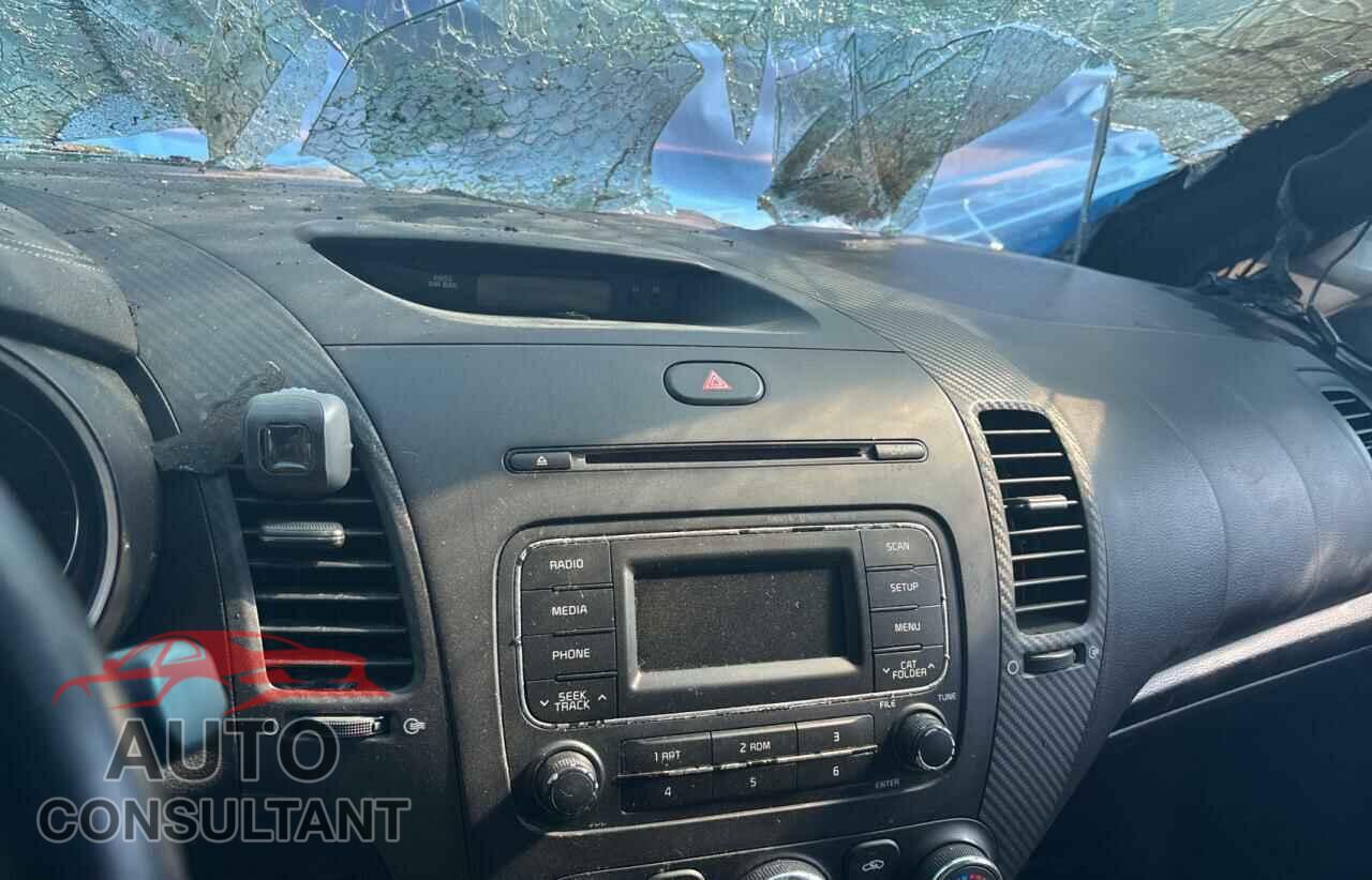 KIA FORTE 2015 - KNAFX4A87F5308325