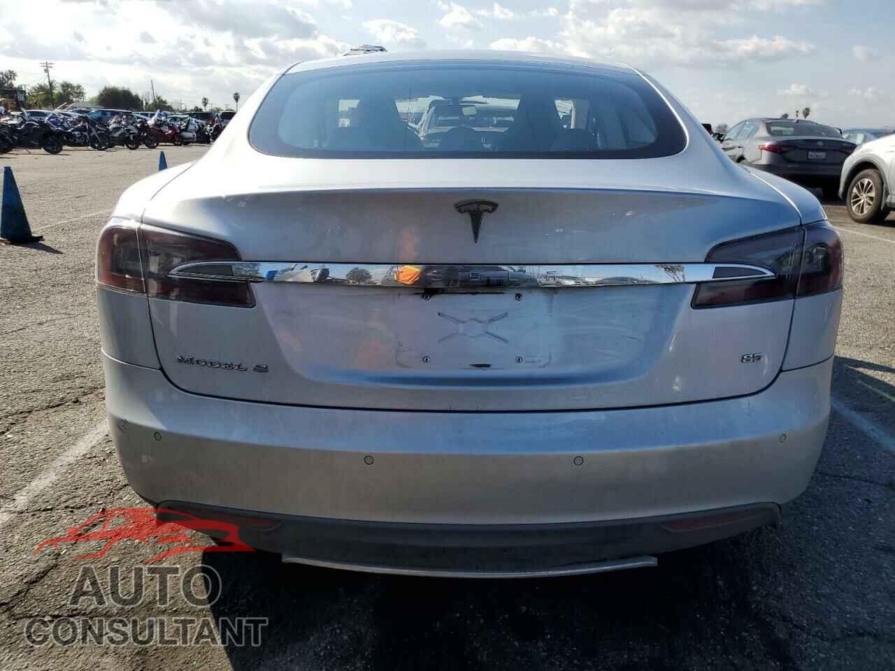 TESLA MODEL S 2013 - 5YJSA1DN2DFP27911