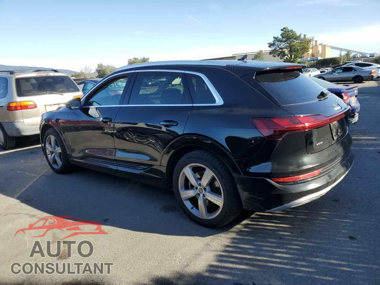 AUDI E-TRON 2019 - WA1LAAGE8KB010018