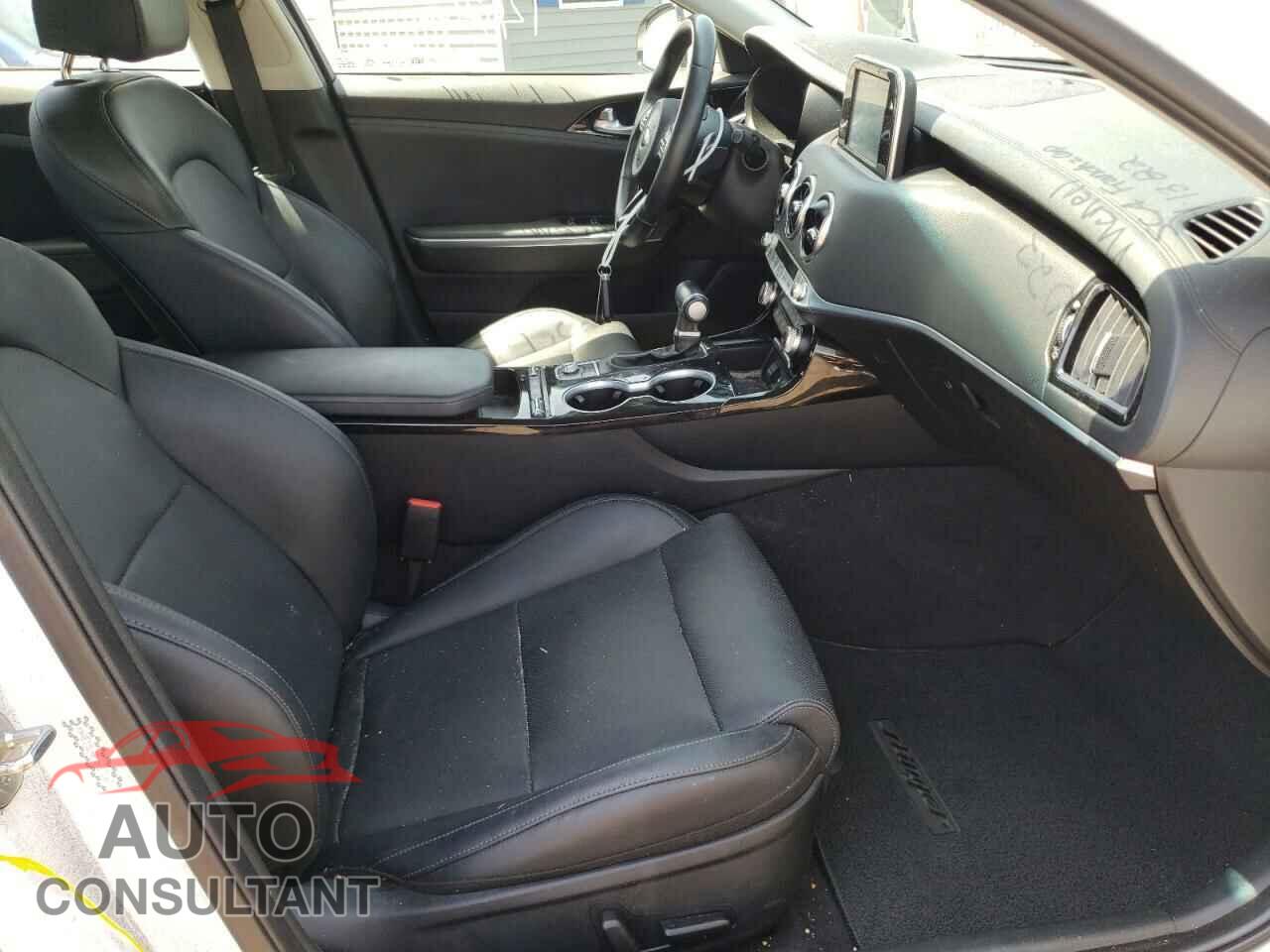 KIA STINGER 2018 - KNAE15LA8J6017161