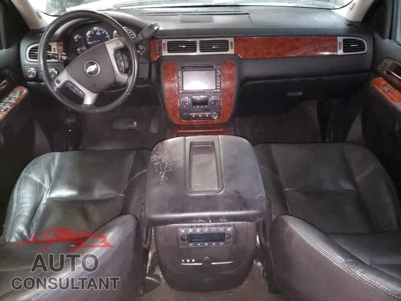CHEVROLET TAHOE 2010 - 1GNUKCE09AR190195