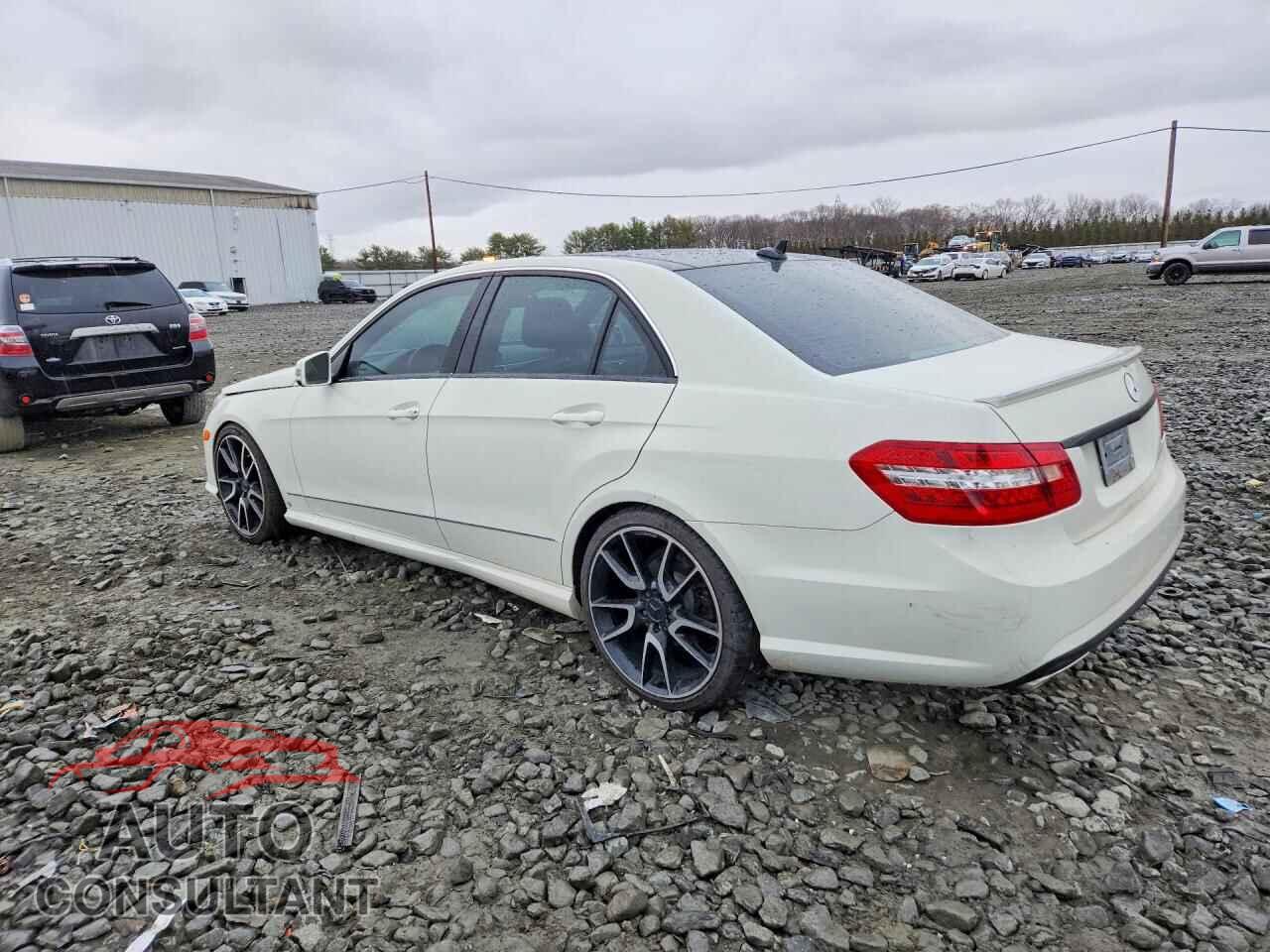 MERCEDES-BENZ E-CLASS 2011 - WDDHF8HB0BA465239