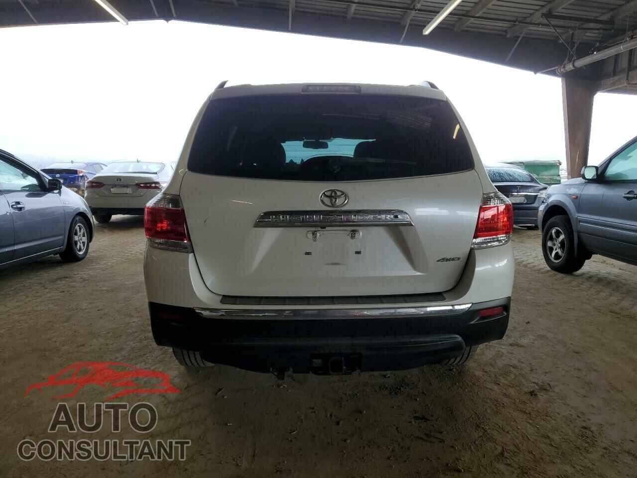 TOYOTA HIGHLANDER 2013 - 5TDBK3EH8DS253122