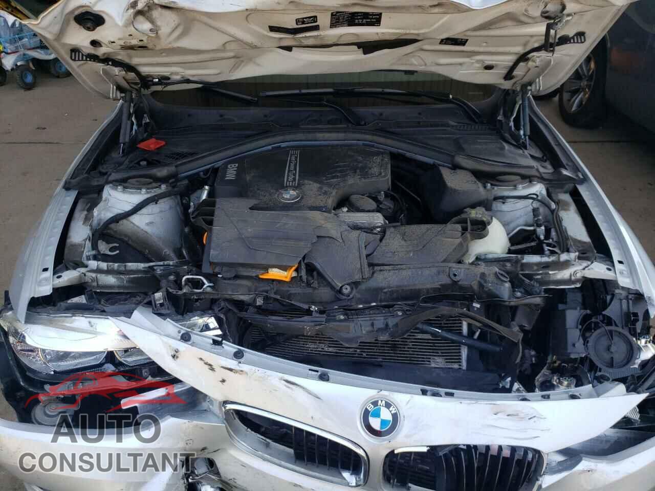 BMW 3 SERIES 2016 - WBA8E5G50GNU19639