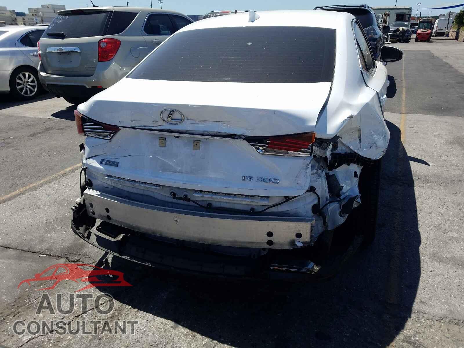 LEXUS IS 2018 - JTHBA1D26J5071021