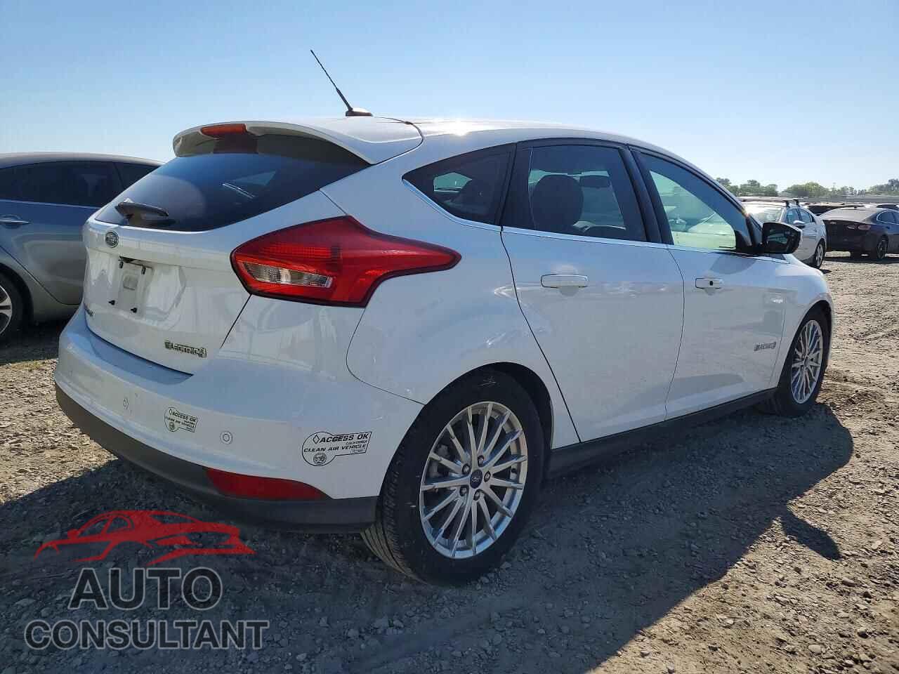 FORD FOCUS 2016 - 1FADP3R46GL388077