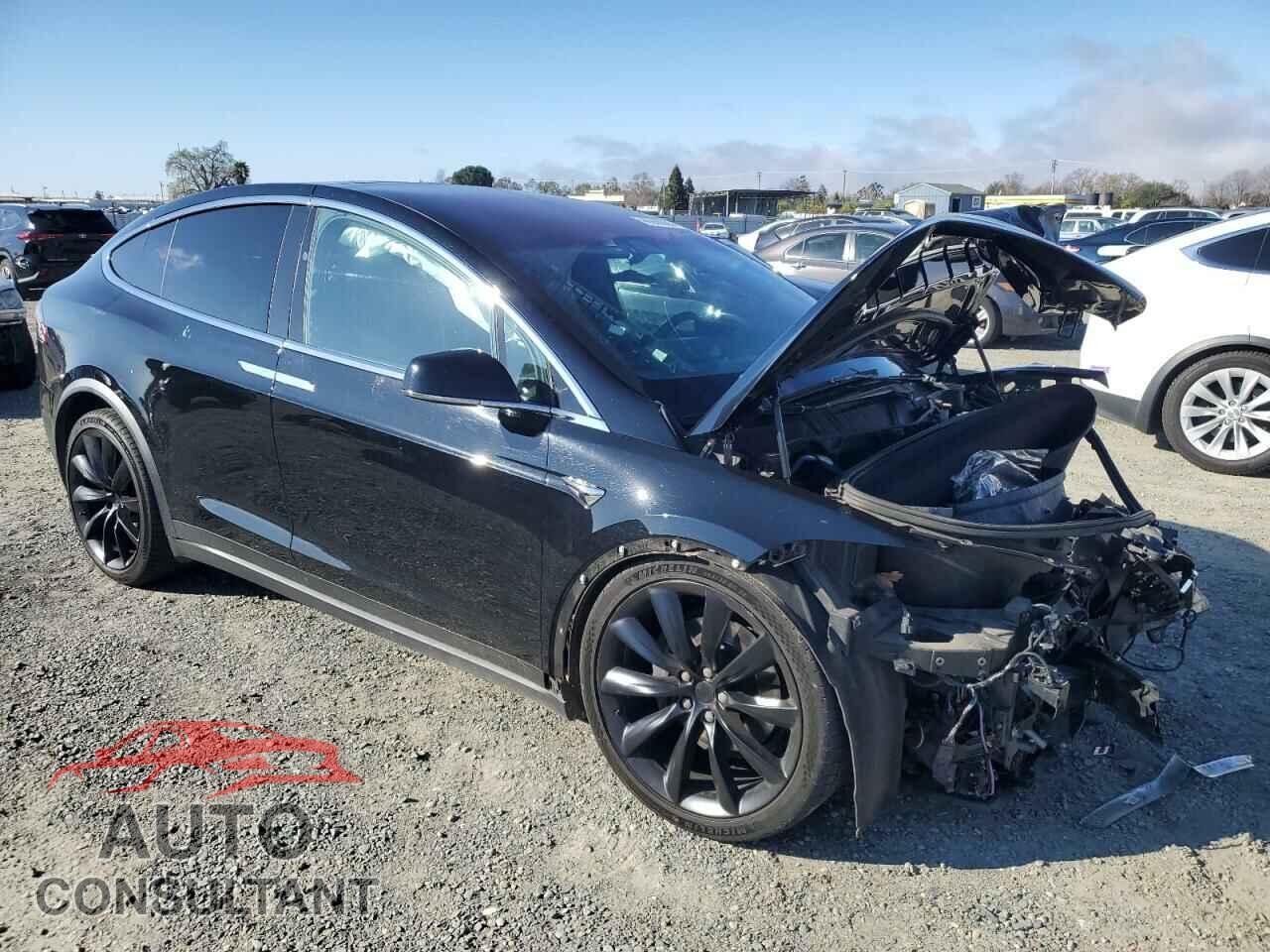 TESLA MODEL X 2018 - 5YJXCAE23JF141377