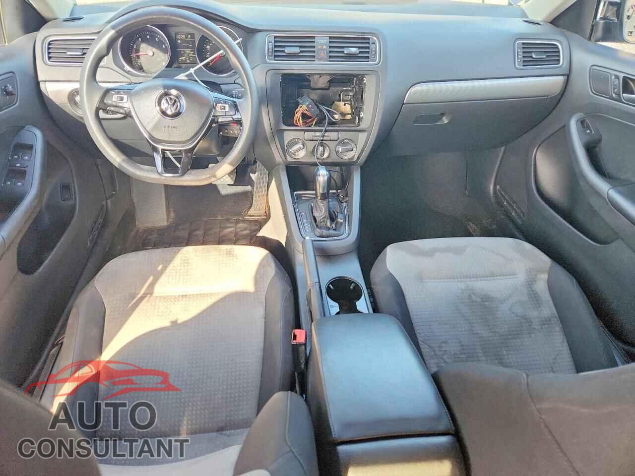 VOLKSWAGEN JETTA 2017 - 3VW2B7AJ2HM257363