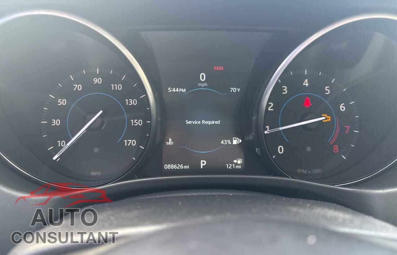 JAGUAR XE 2017 - SAJAR4BG5HA964600