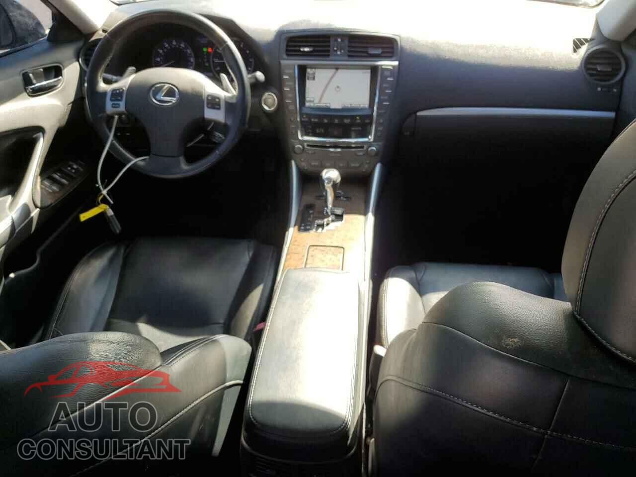 LEXUS IS 2012 - JTHCF5C22C5057523