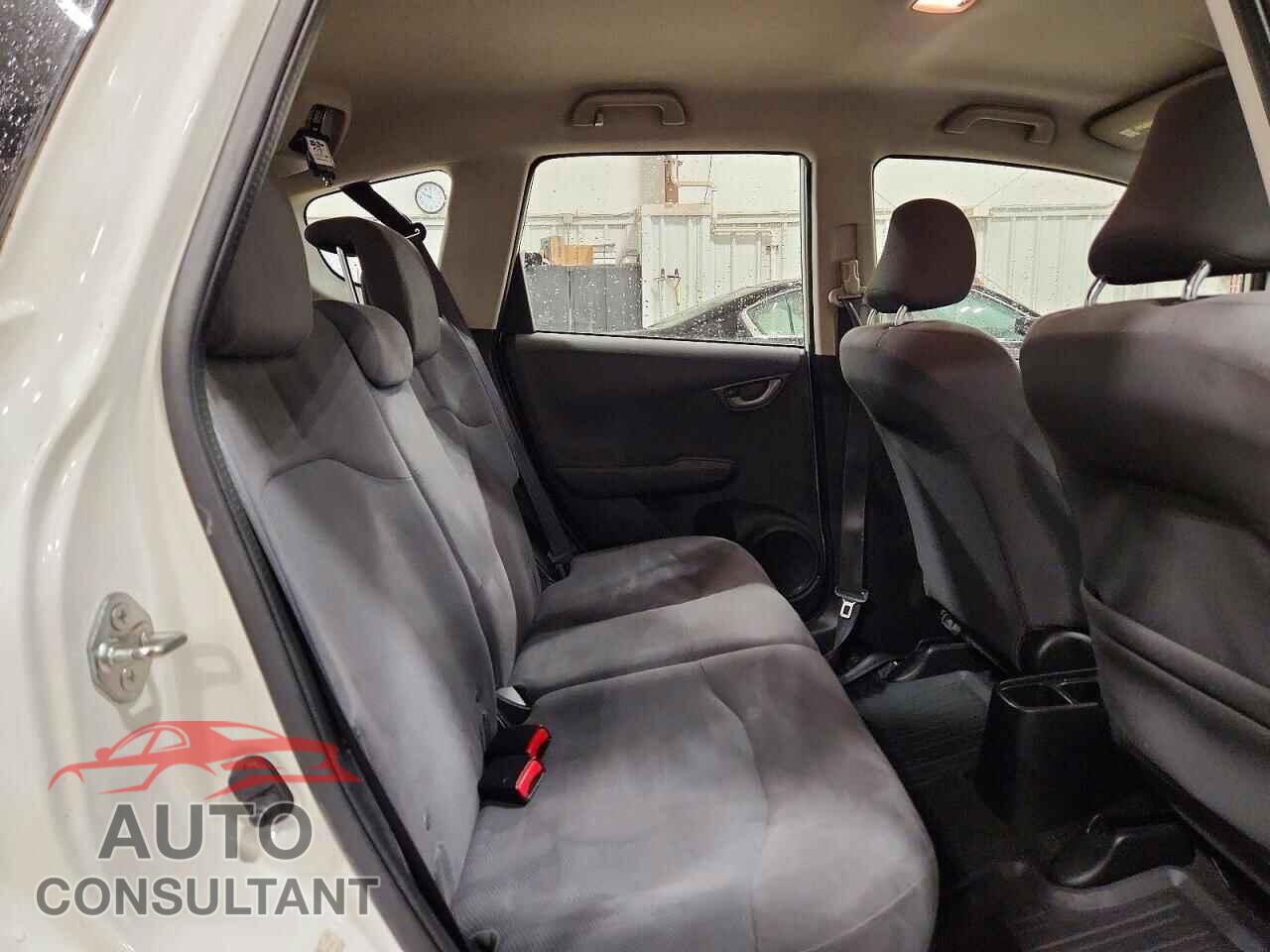 HONDA FIT 2013 - JHMGE8G38DC024984