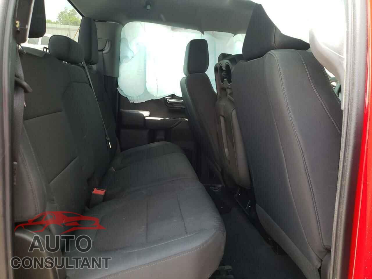 CHEVROLET SILVERADO 2019 - 1GCRWBEF8KZ211475