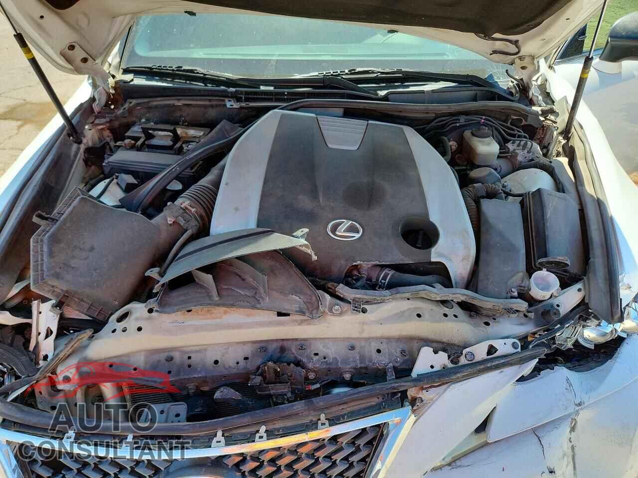 LEXUS IS 2015 - JTHBE1D25F5017253