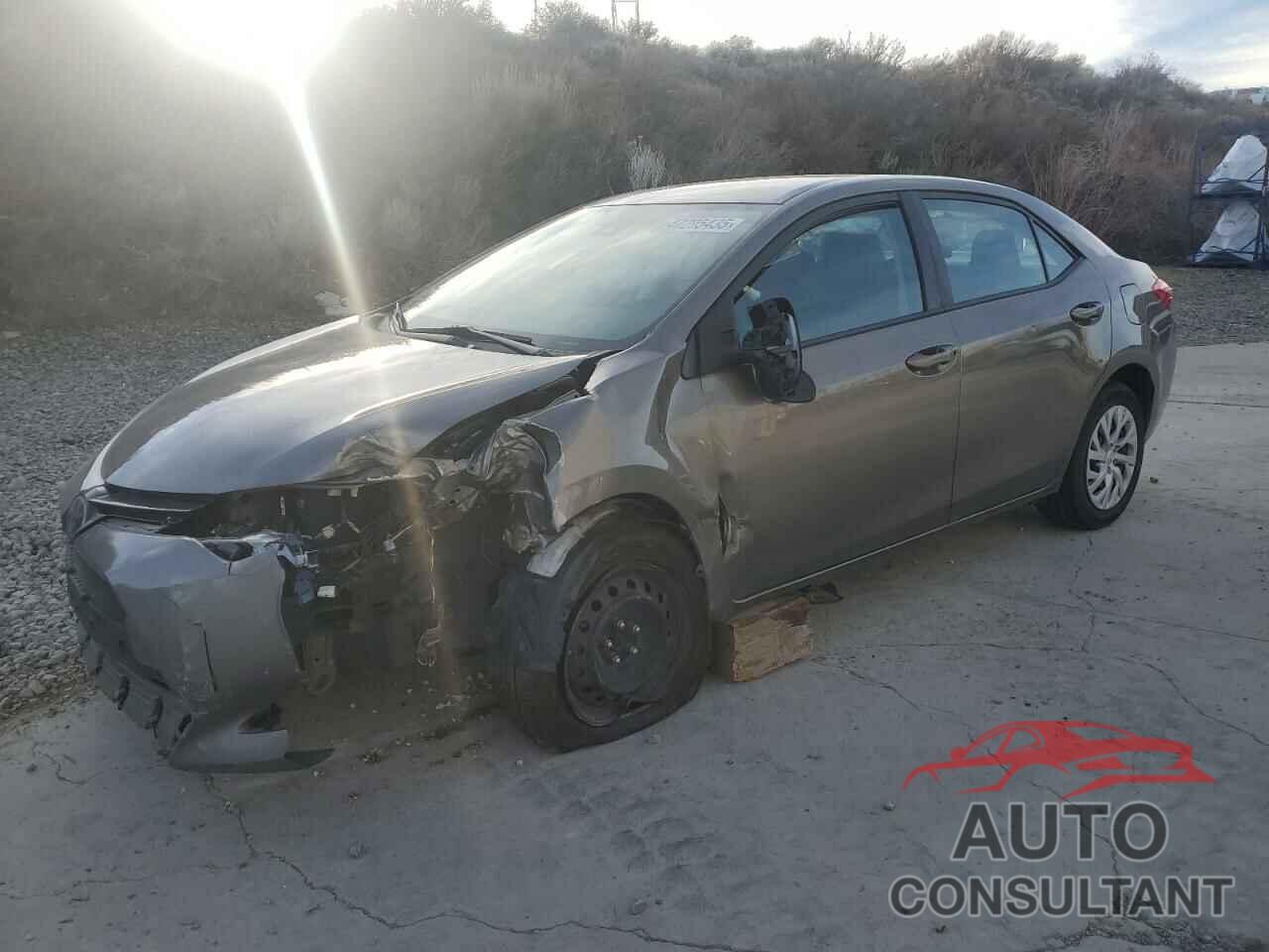 TOYOTA COROLLA 2018 - 2T1BURHE5JC028014