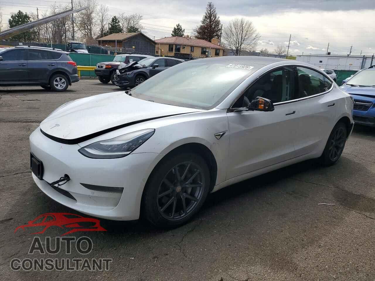 TESLA MODEL 3 2019 - 5YJ3E1EA5KF396954