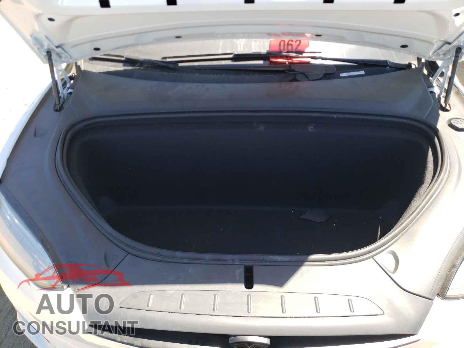TESLA MODEL X 2020 - 5YJXCBE29LF242190