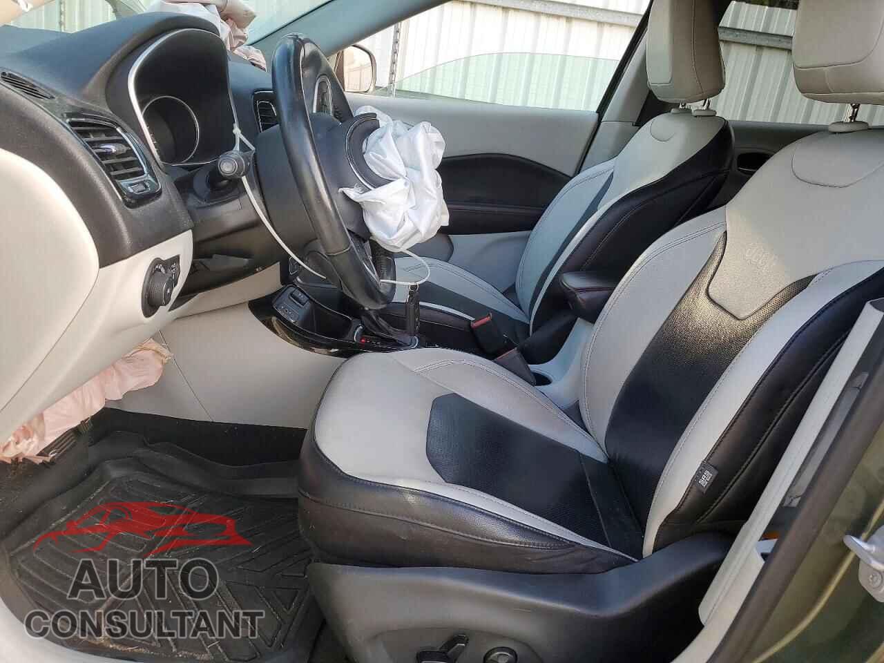 JEEP COMPASS 2019 - 3C4NJCCB3KT769308
