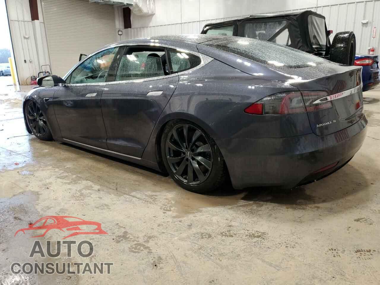 TESLA MODEL S 2018 - 5YJSA1E21JF292783