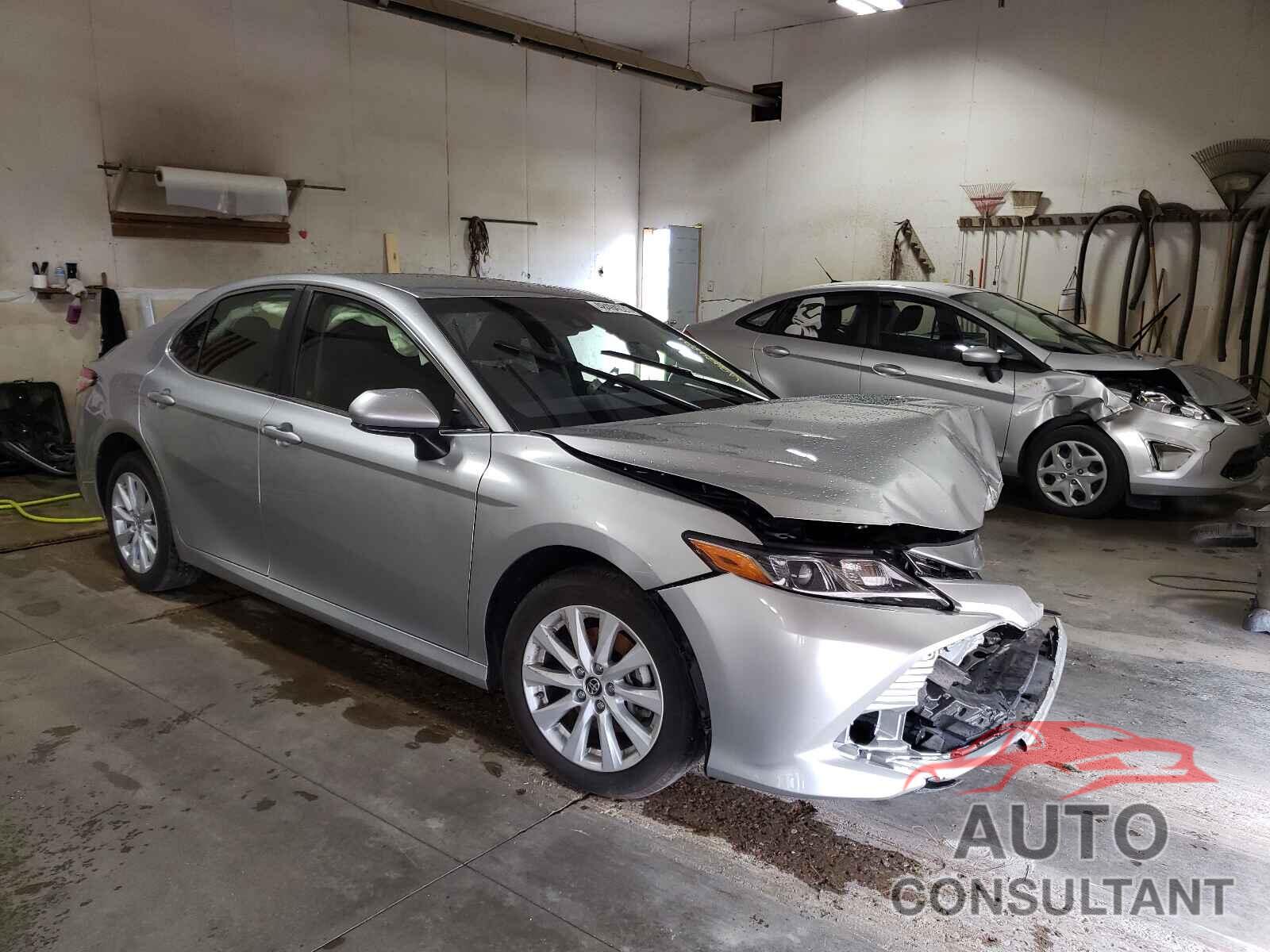 TOYOTA CAMRY 2018 - JTNB11HK6J3034456