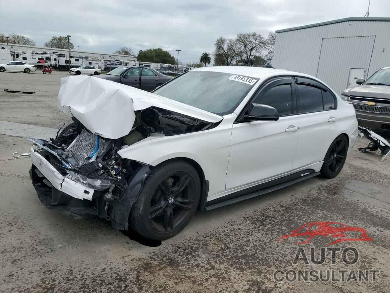 BMW 3 SERIES 2013 - WBA3C1C5XDF440003