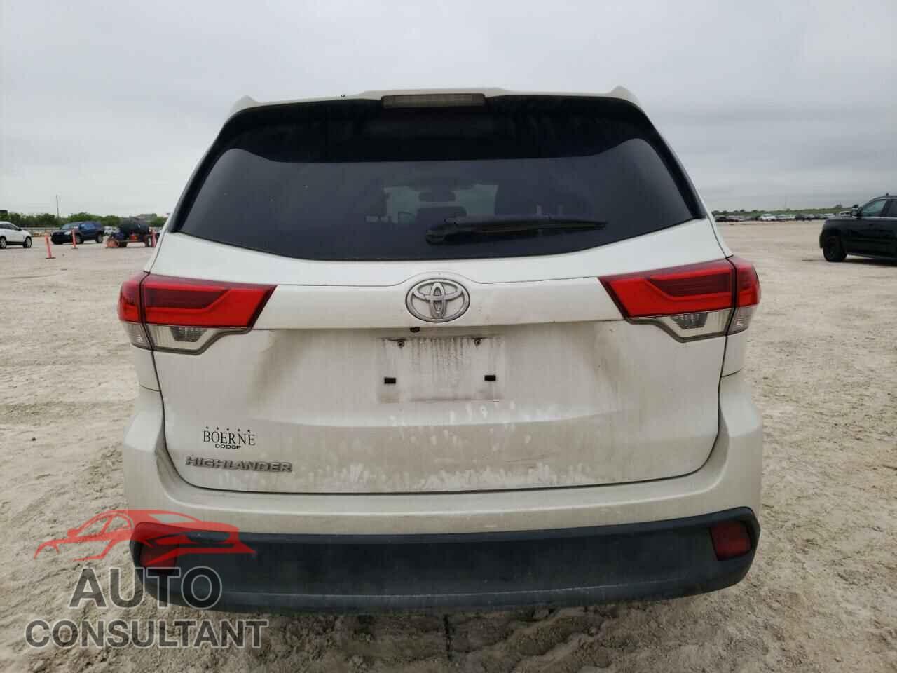 TOYOTA HIGHLANDER 2018 - 5TDZZRFH9JS258269