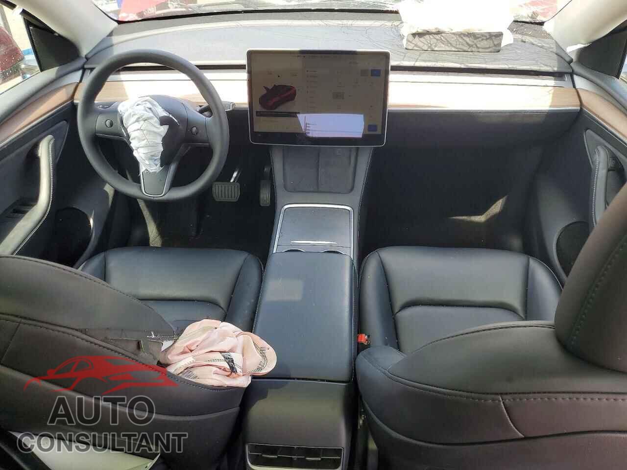 TESLA MODEL Y 2024 - 7SAYGDED2RF210957