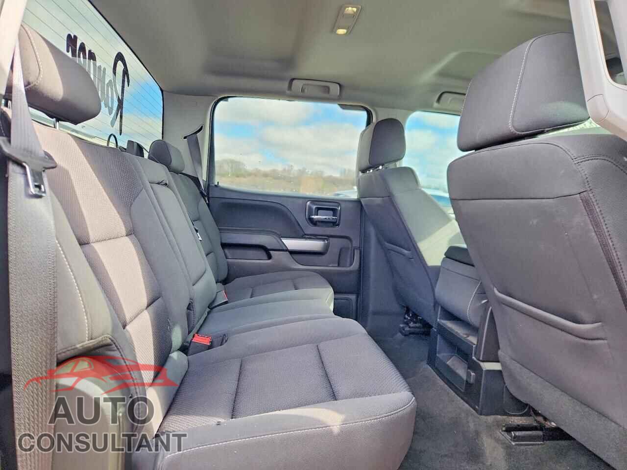 CHEVROLET SILVERADO 2018 - 3GCUKREC5JG307051
