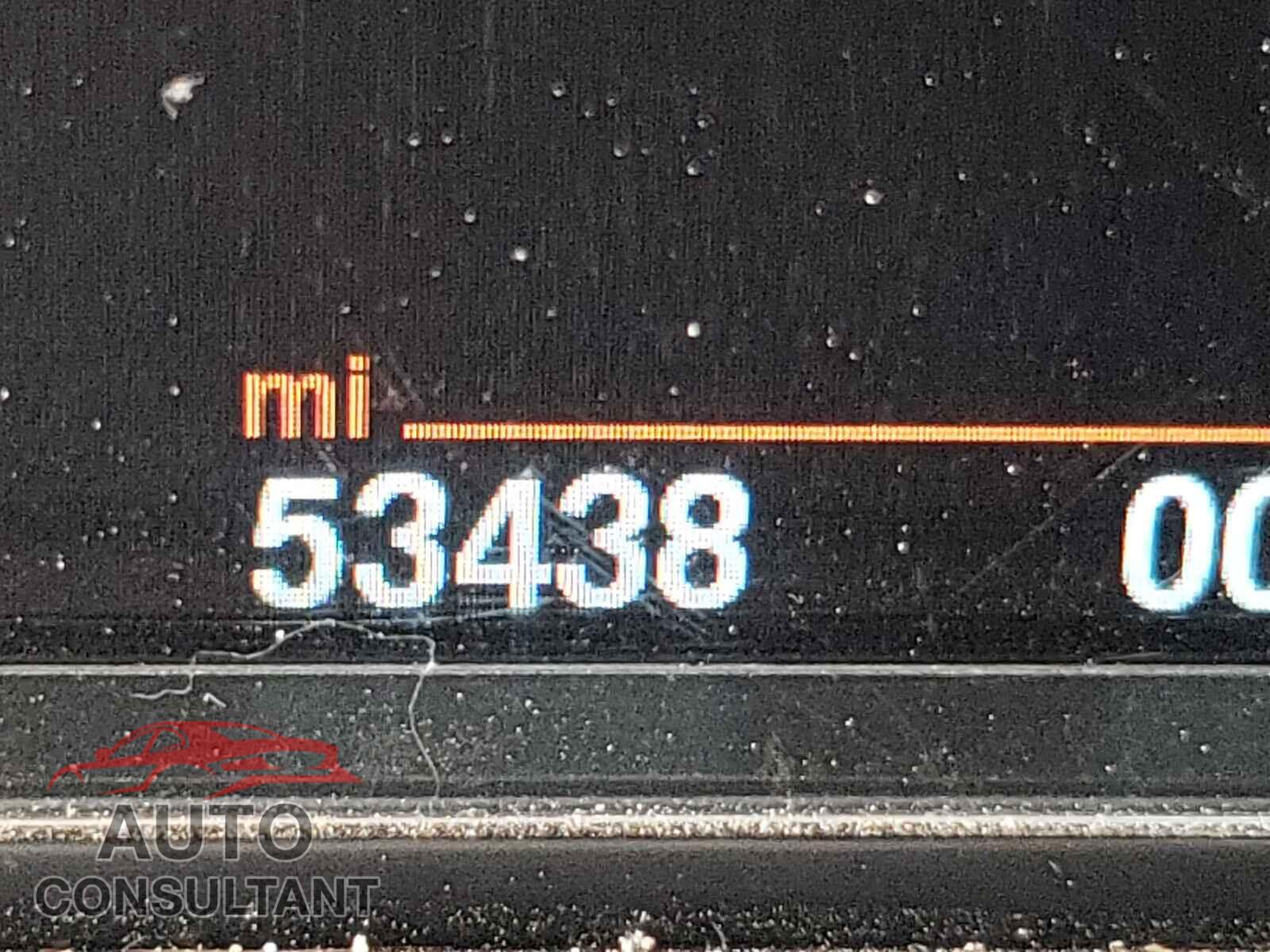 BMW 3 SERIES 2016 - WBA8E1G50GNU11789