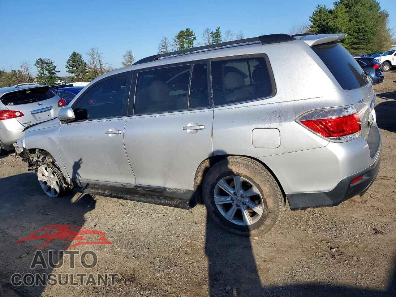 TOYOTA HIGHLANDER 2013 - 5TDBK3EH0DS218557