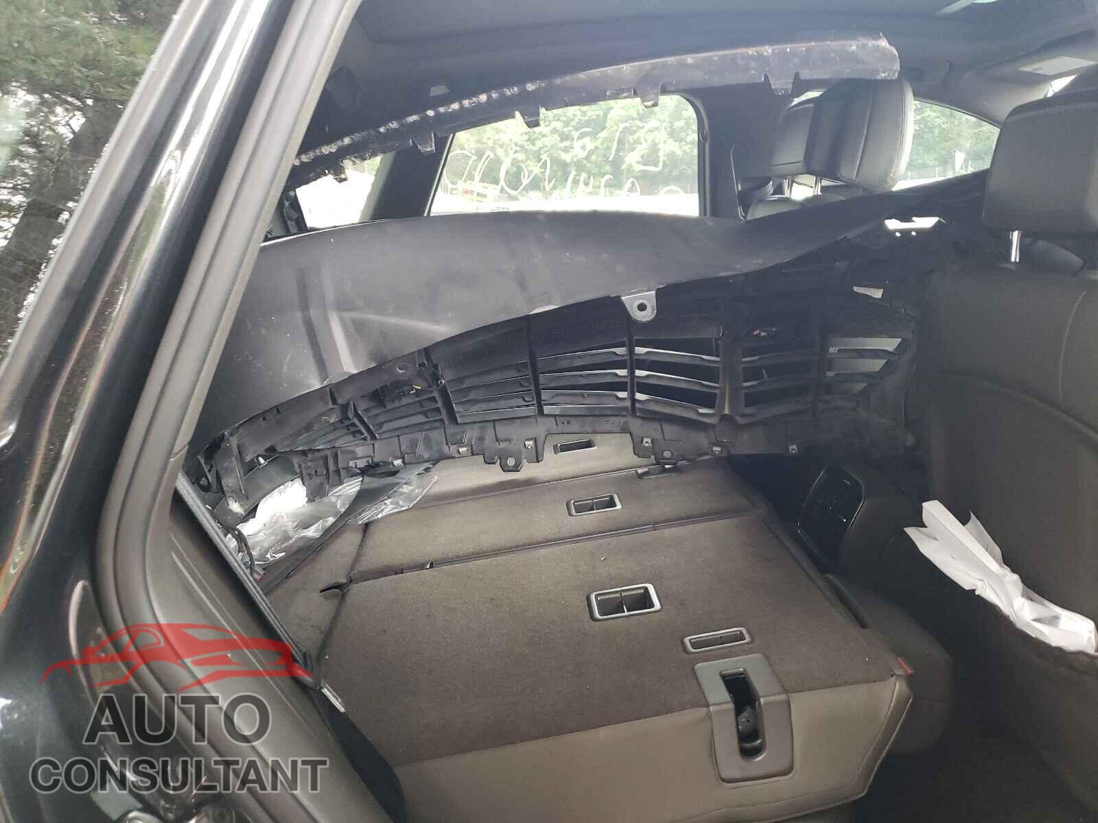 PORSCHE MACAN 2017 - WP1AA2A59HLB81003