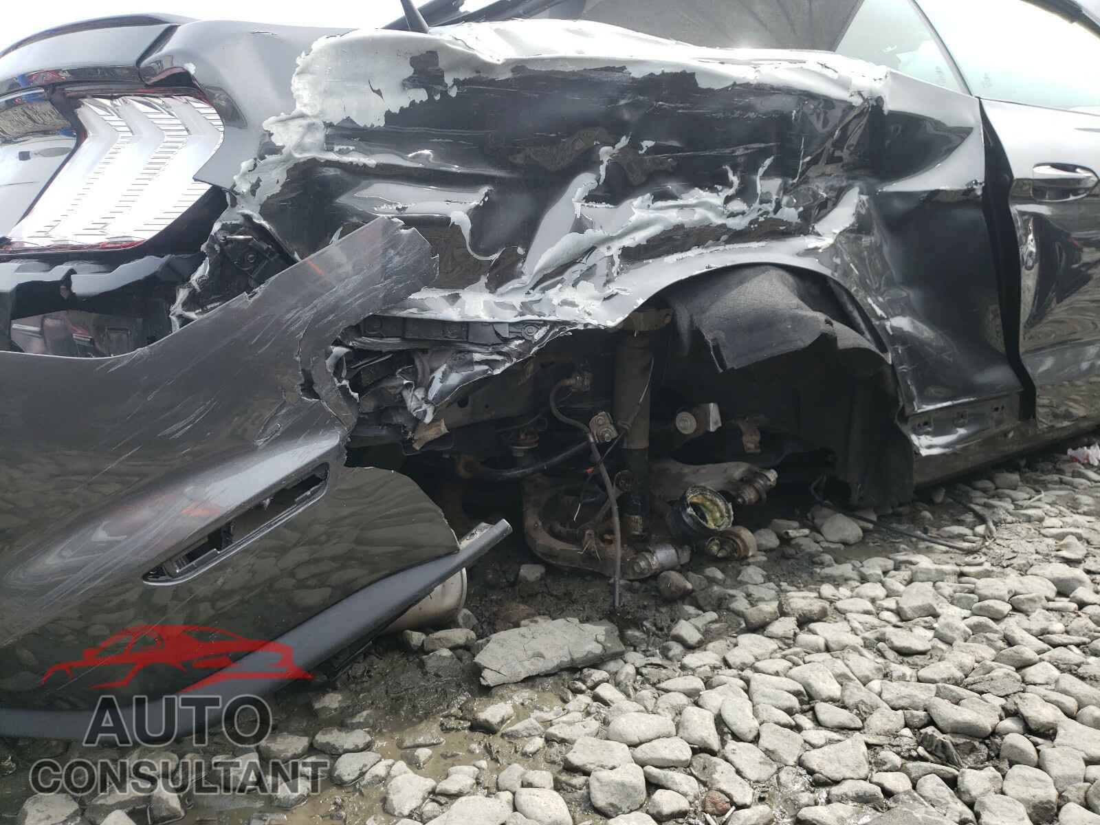 FORD MUSTANG 2019 - 1FATP8UH9K5104666