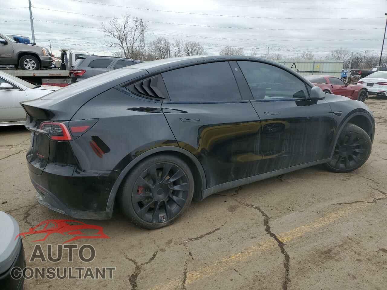 TESLA MODEL Y 2021 - 5YJYGDEE4MF115752