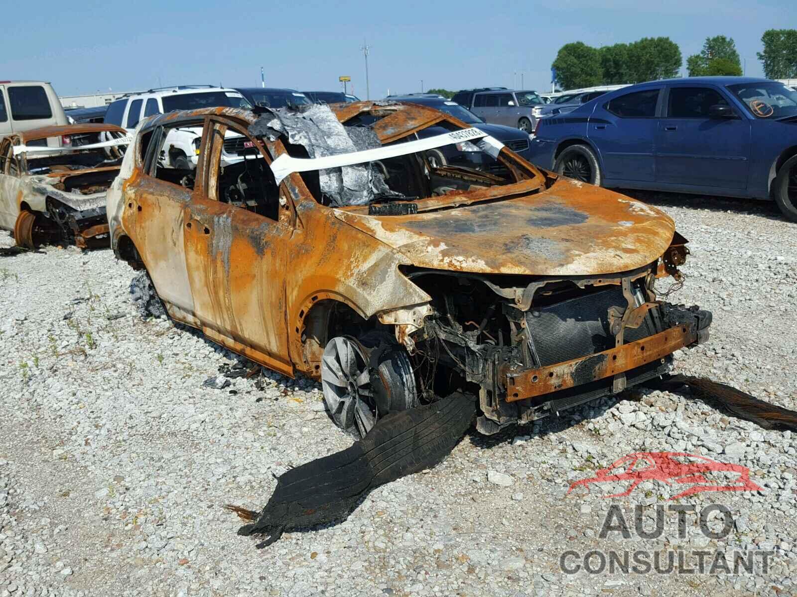 TOYOTA RAV4 XLE 2018 - JTMRFREV4JJ729158