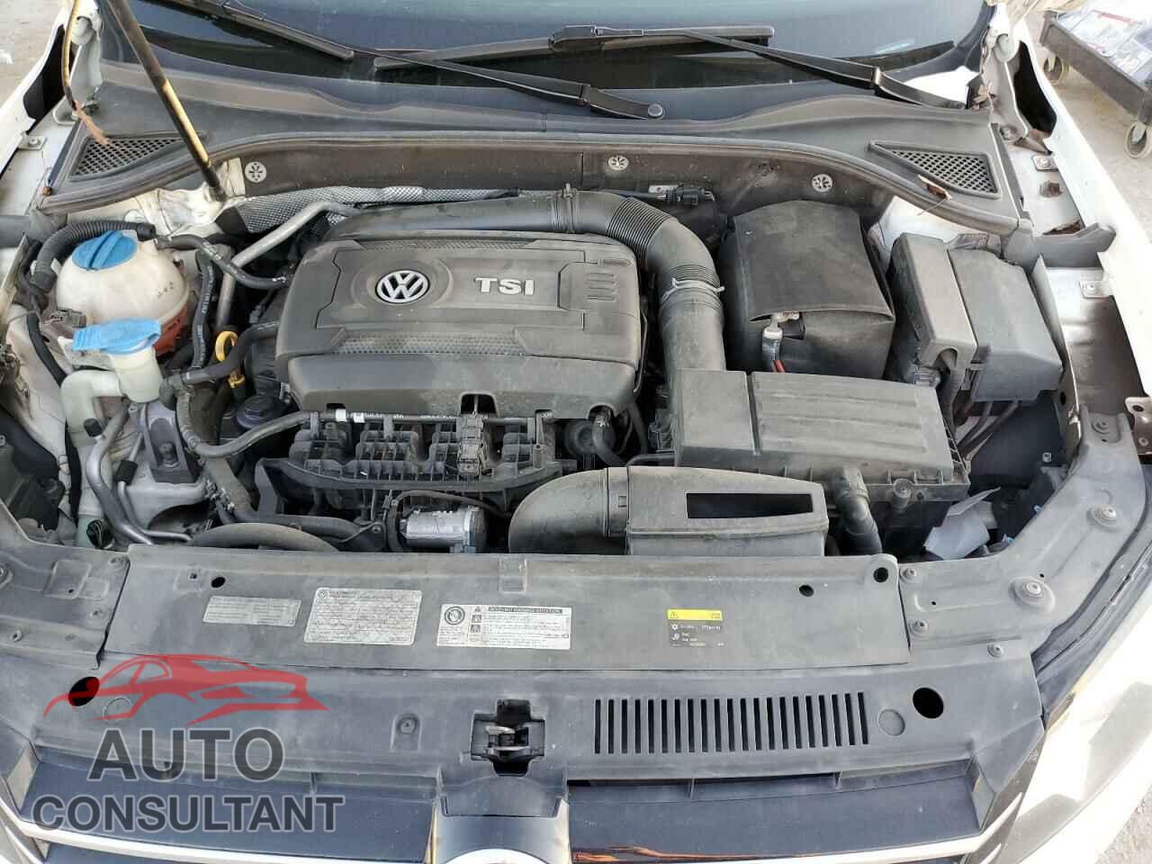 VOLKSWAGEN PASSAT 2015 - 1VWAT7A32FC113644