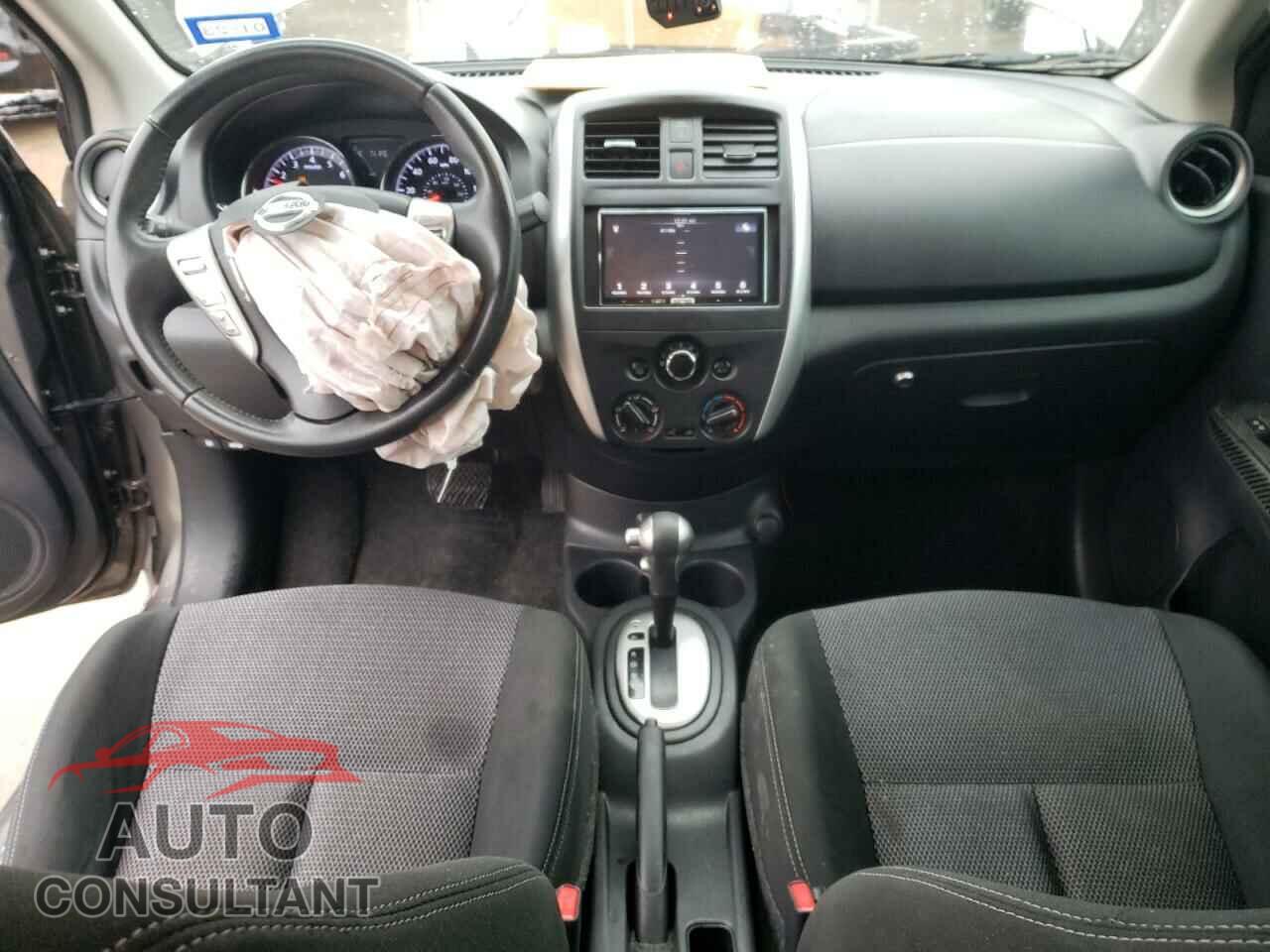 NISSAN VERSA 2017 - 3N1CN7AP4HL851027