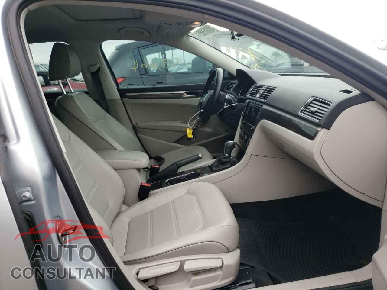 VOLKSWAGEN PASSAT 2017 - 1VWBT7A3XHC065270