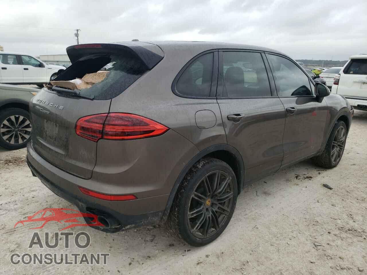 PORSCHE CAYENNE 2016 - WP1AA2A22GKA08806
