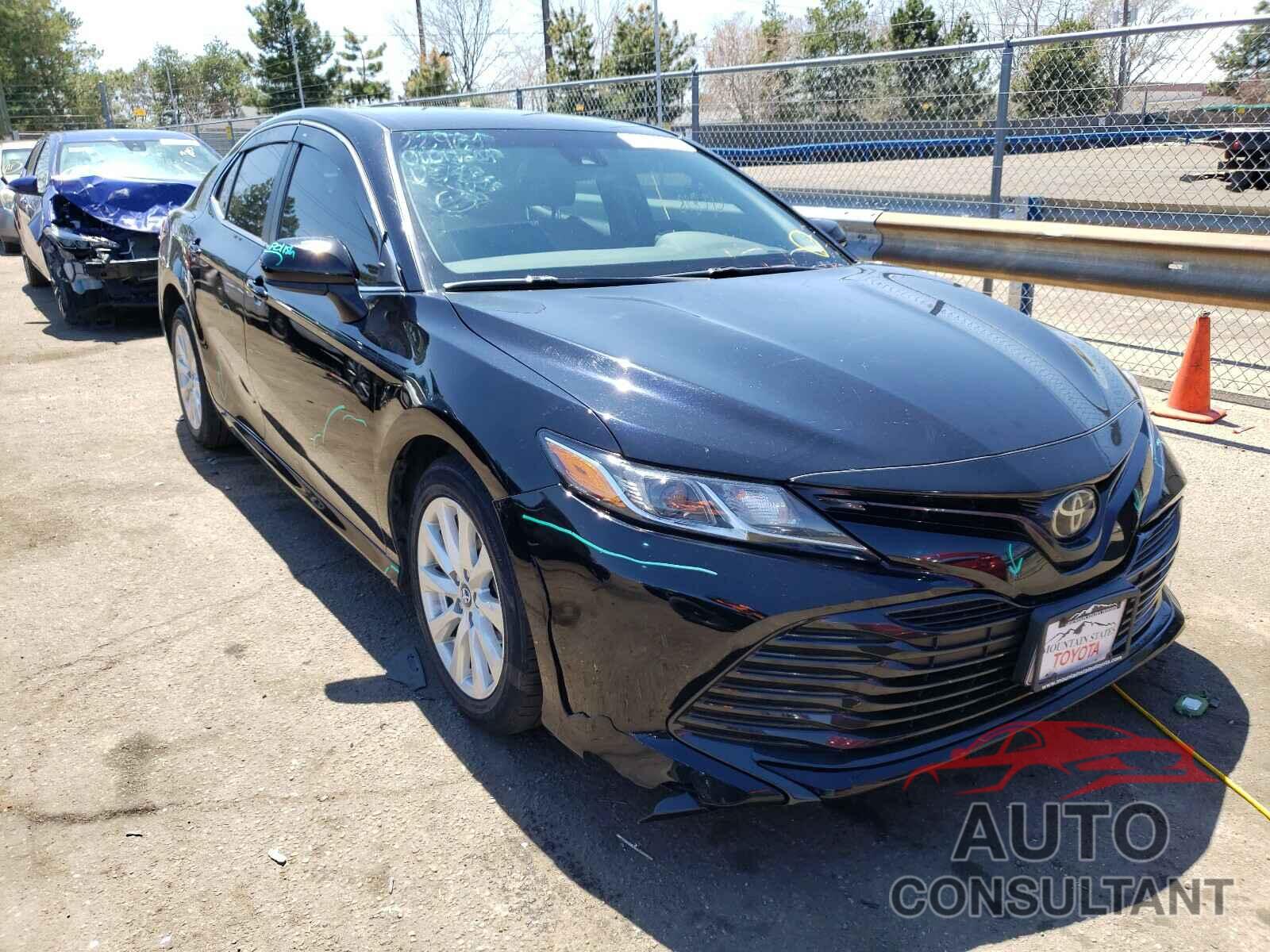 TOYOTA CAMRY 2018 - 4T1B11HK9JU117258