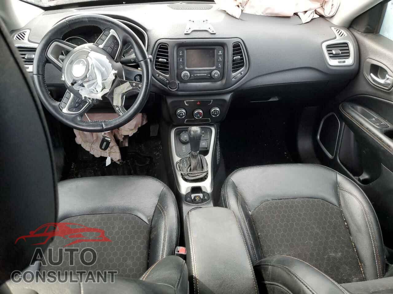JEEP COMPASS 2018 - 3C4NJDBB8JT161080