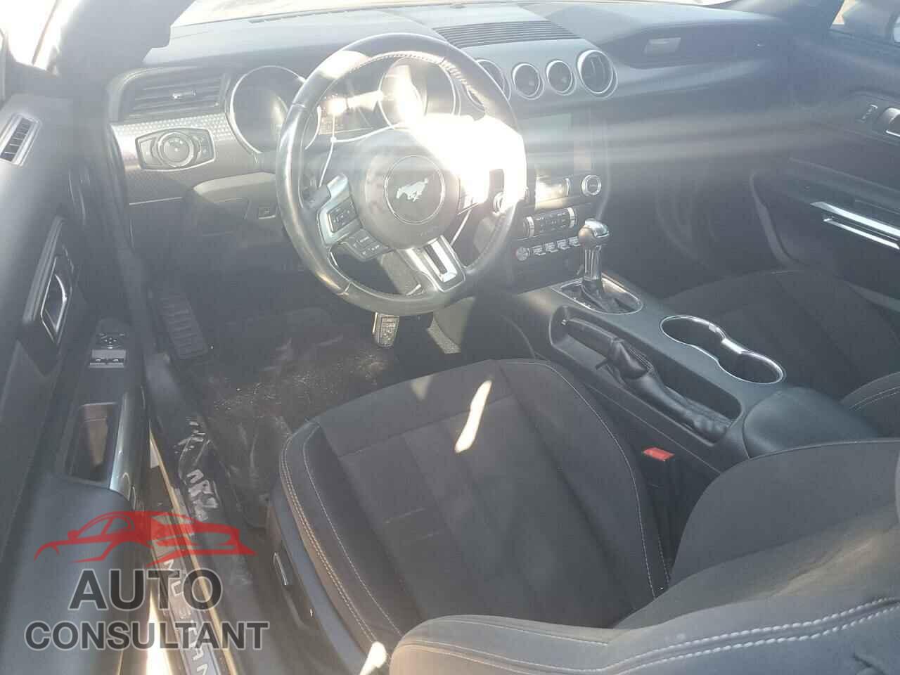 FORD MUSTANG 2019 - 1FA6P8CF7K5195823