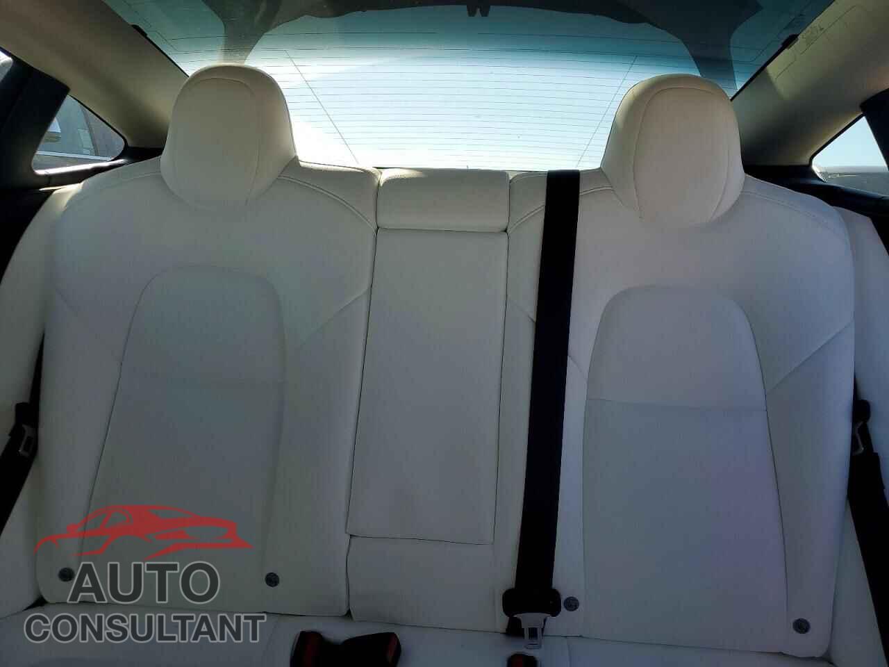 TESLA MODEL 3 2022 - 5YJ3E1EA4NF347197