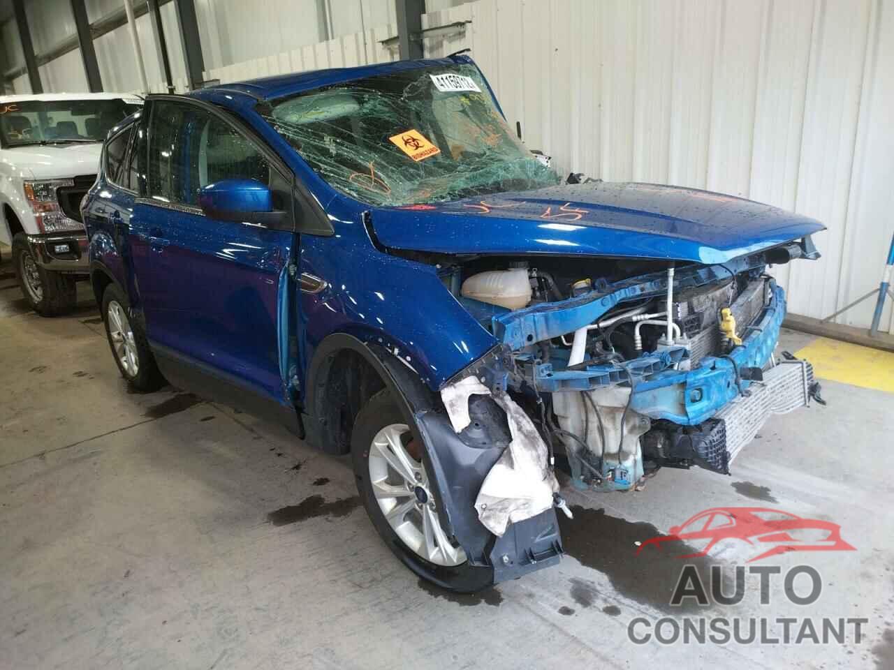 FORD ESCAPE 2017 - 1FMCU9G92HUB43901
