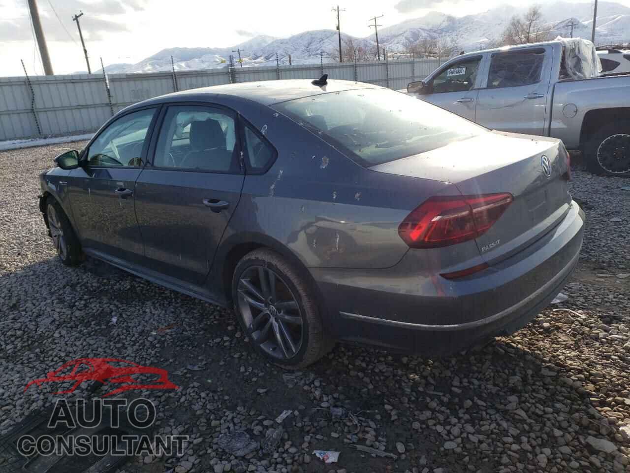 VOLKSWAGEN PASSAT 2018 - 1VWAA7A34JC020686